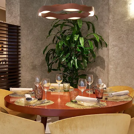 Hotel Nh Pirineos 4*