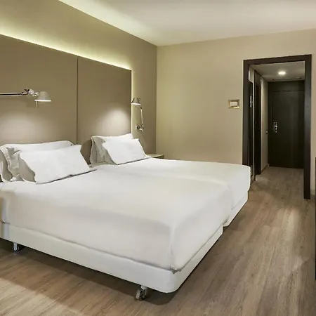 Hotel Nh Pirineos 4*