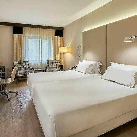 Hotel Nh Pirineos 4*