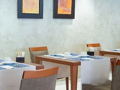 Hotel Nh Pirineos