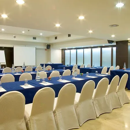 Hotel Nh Pirineos 4*