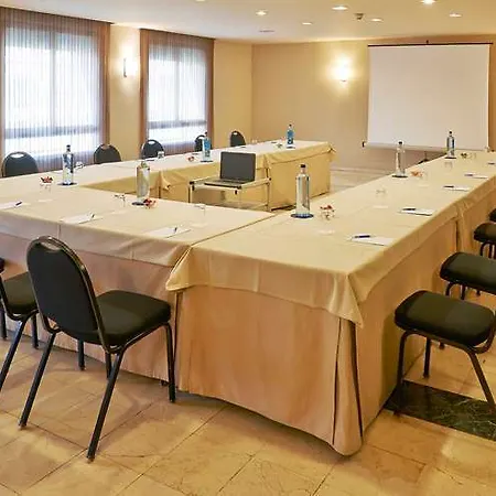 Nh Pirineos Hotel 4*