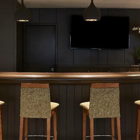 Nh Pirineos Hotel 4*